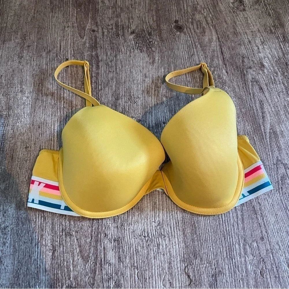 Victoria's Secret Pink Wear Everywear Lightly Lined T-Shirt Bra Yellow Size 34C
